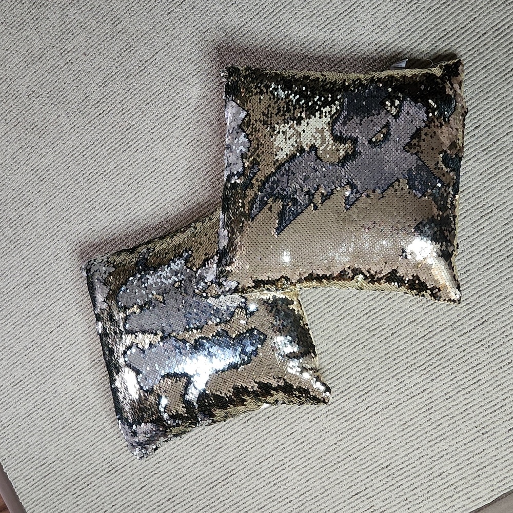 NEW - Sequin Flip Mermaid Pillows gold & silver